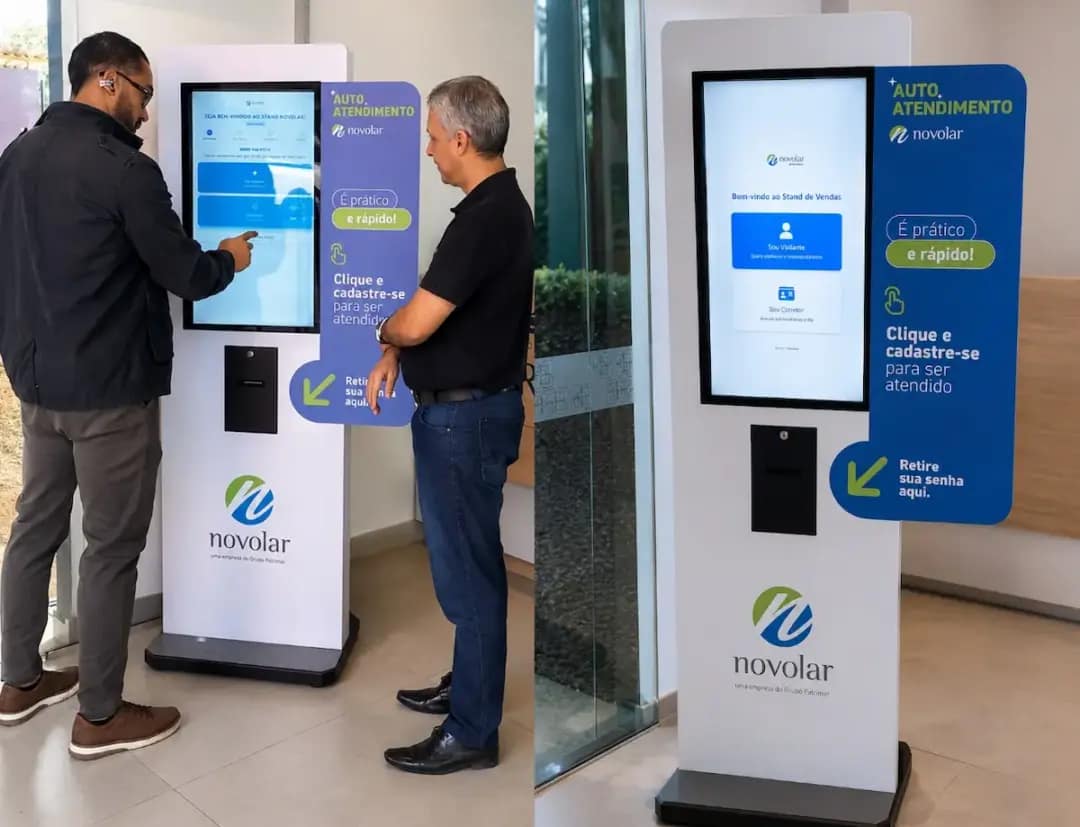 Atendimento digital da Novolar permite que clientes realizem cadastro em totem interativo no estande de vendas, integrando informações ao sistema de gestão comercial da incorporadora