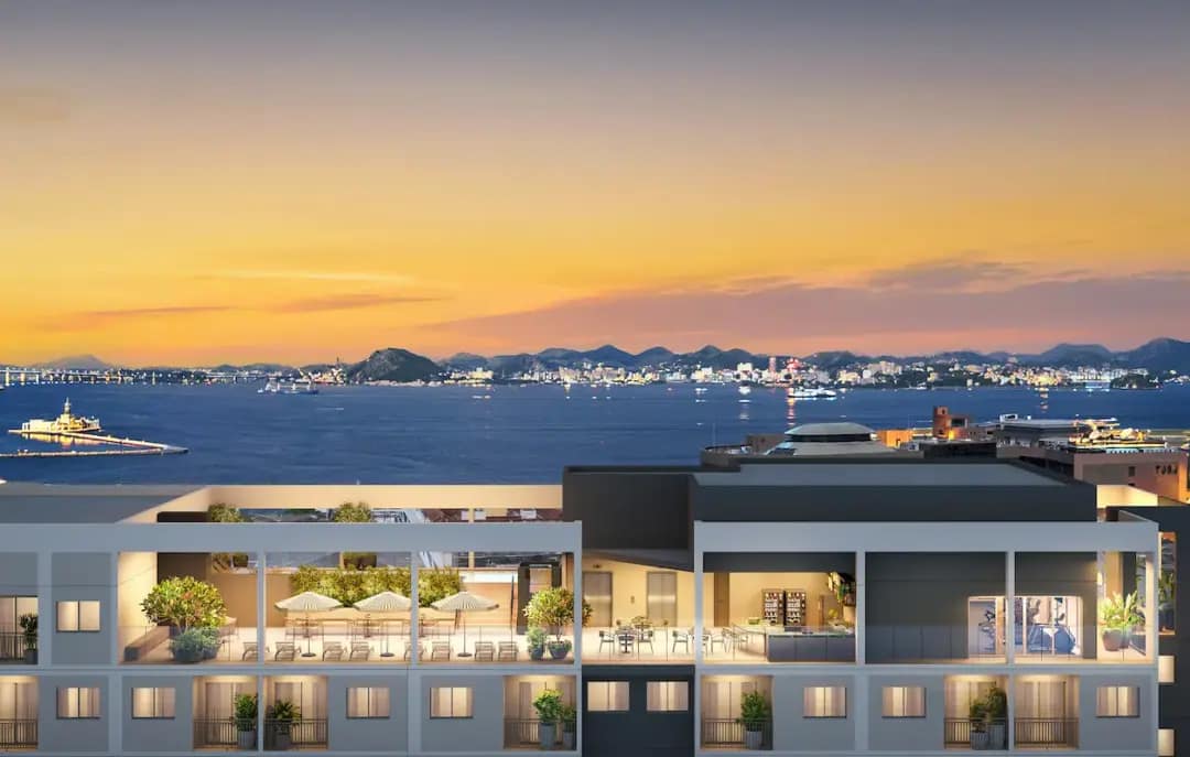 Patrimar exibe empreendimento residencial com área de lazer e vista para a orla, representando a nova identidade corporativa e o reposicionamento estratégico da marca