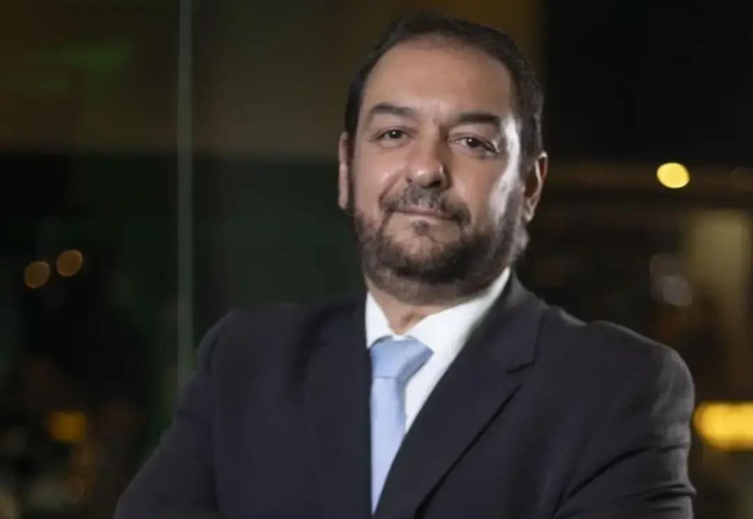 Musse Youssef Matuck, diretor-adjunto da Unimed Aeromédica, durante registro institucional da empresa que completa 30 anos de atuação no transporte aeromédico brasileiro