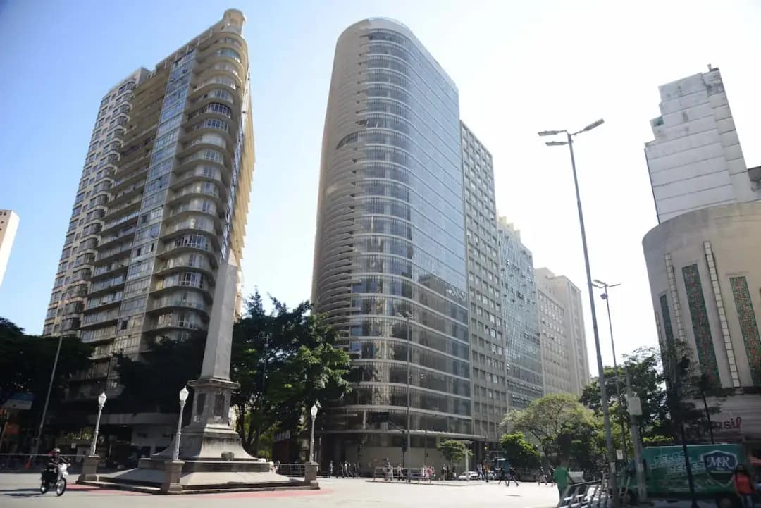 Fachada do edifício do P7 Criativo, no Centro de Belo Horizonte, onde será inaugurada o novo espaço Galeria Jardim da Presença