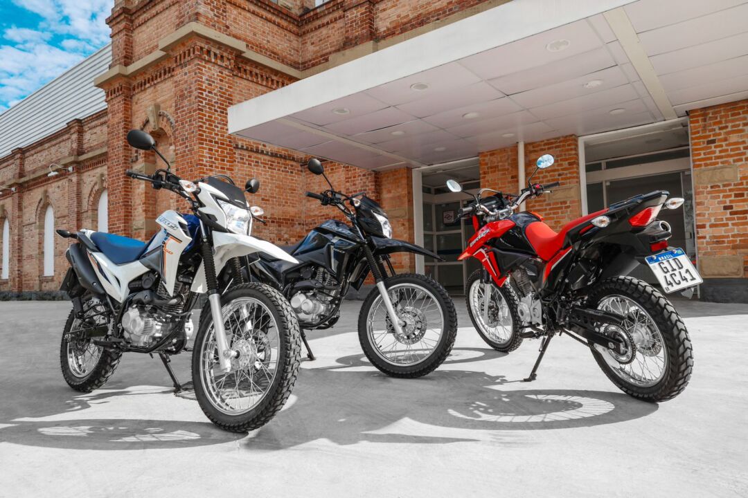 NXR 160 Bros traz renovação cromática, mas mantém mecânica já conhecida