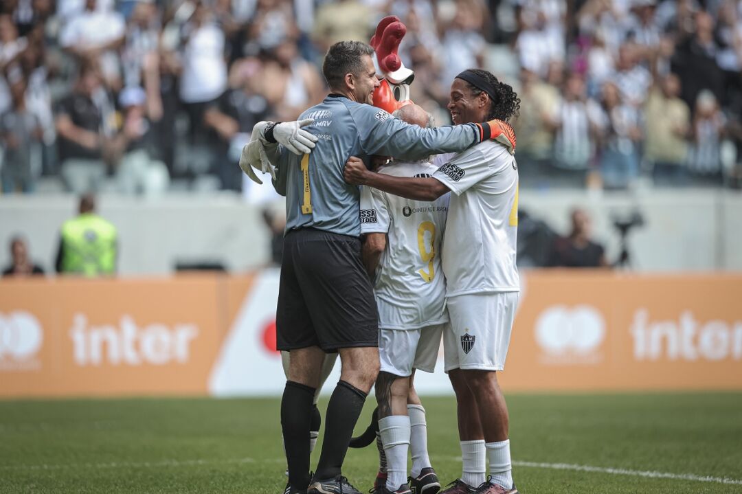 Massa se emociona durante Lendas do Galo, primeira partida para testar a Arena MRV