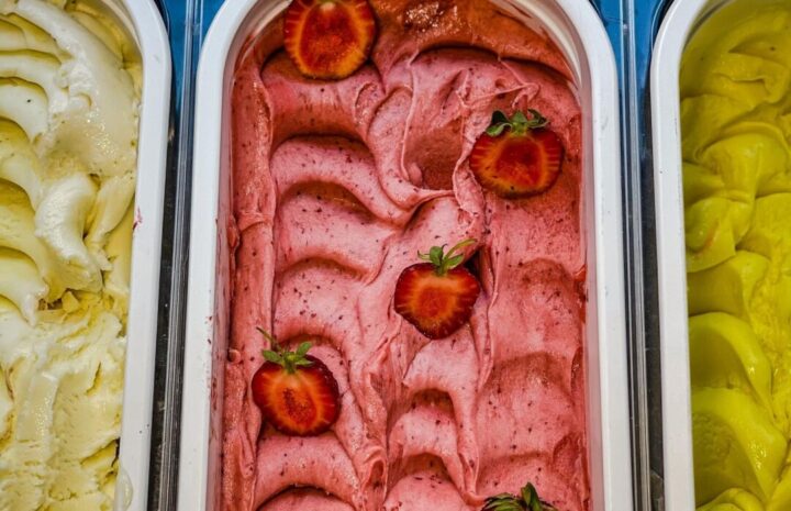 Vários sabores da sobremesa italiana (Foto: pexels-enesfi̇lm-8713075) Vários sabores da sobremesa italiana (Foto: pexels-enesfi̇lm-8713075)