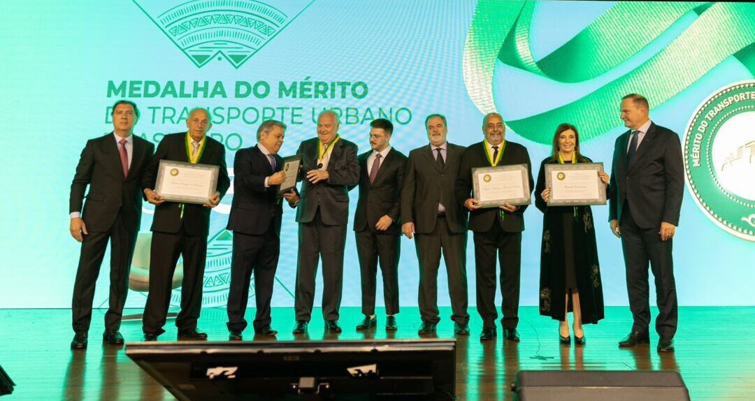 Rômulo Lessa é homenageado em Brasília