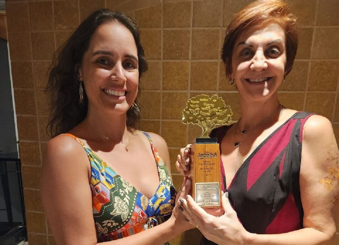 Débora Santana gerente e Celuta Utsch diretora da Prefácio durante Troféu Jatobá 2023 Crédito Prefácio Comunicação