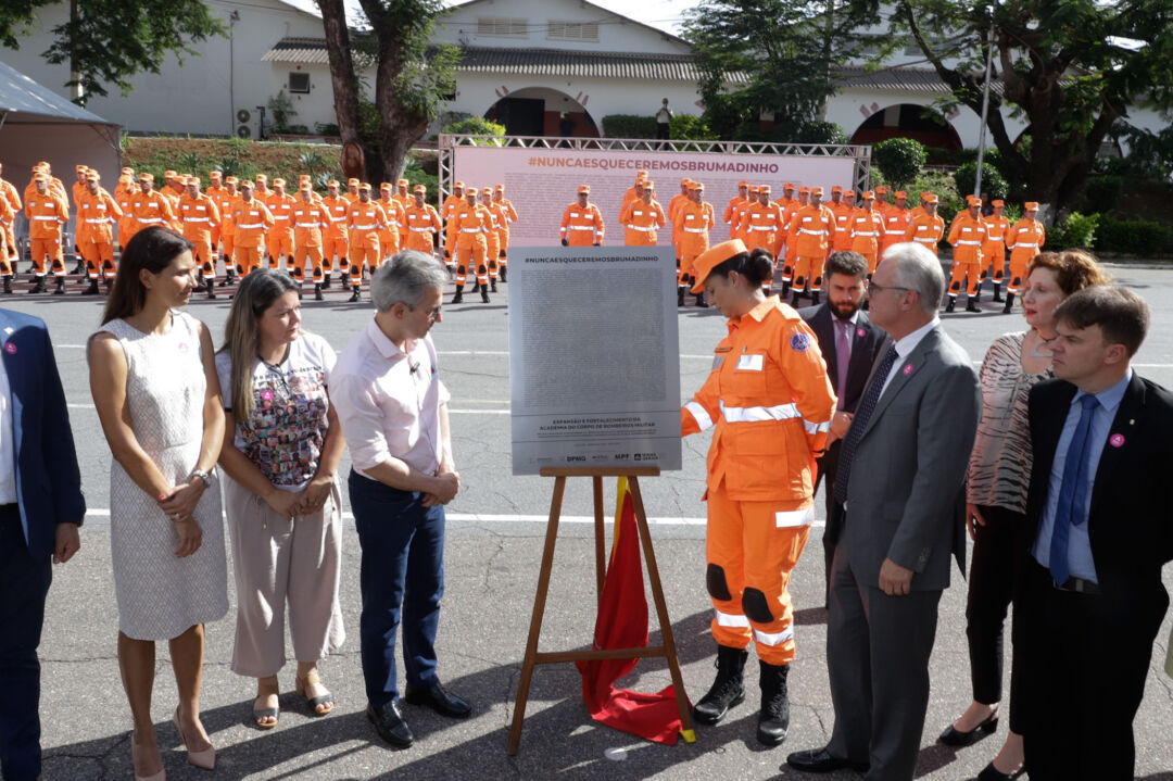 Vítimas de barragem em Brumadinho recebem homenagem na Academia de Bombeiros Militar