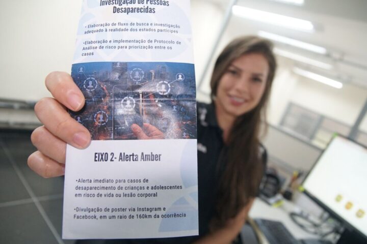 Alerta Amber será usado pela Polícia Civil Foto da delegada da Polícia Civil e o Alerta Amber