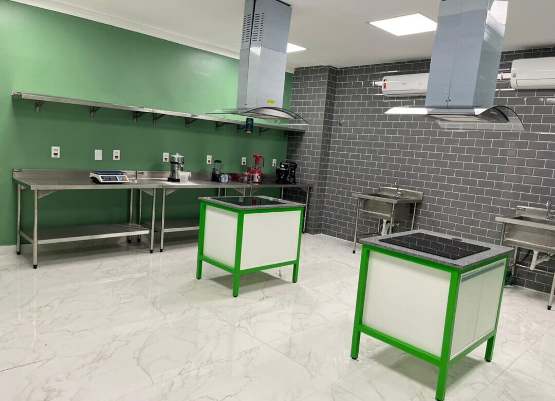 Um dos laboratórios do polo universitário Estácio Contagem (1)
