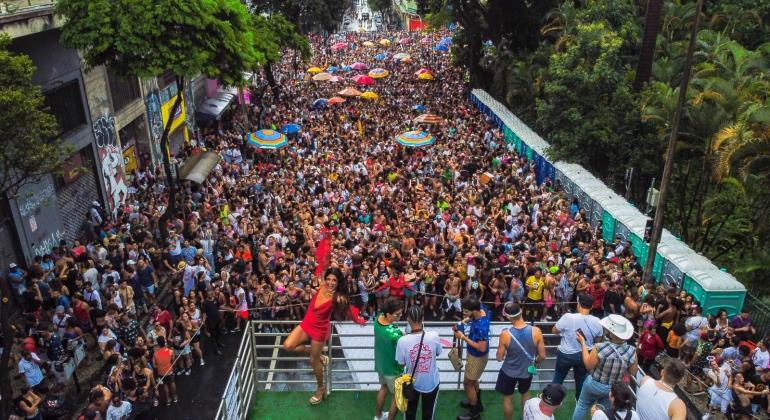 Carnaval 2024 traz a diversidade para as ruas; saiba onde curtir