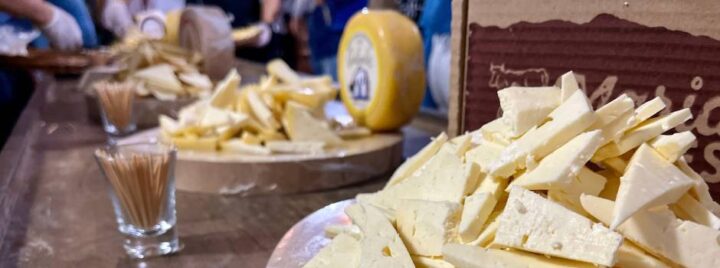 Queijo artesanal Serro ganha selo que garante a origem Queijo Minas Artesanal Serro Foto Danielle Moura
