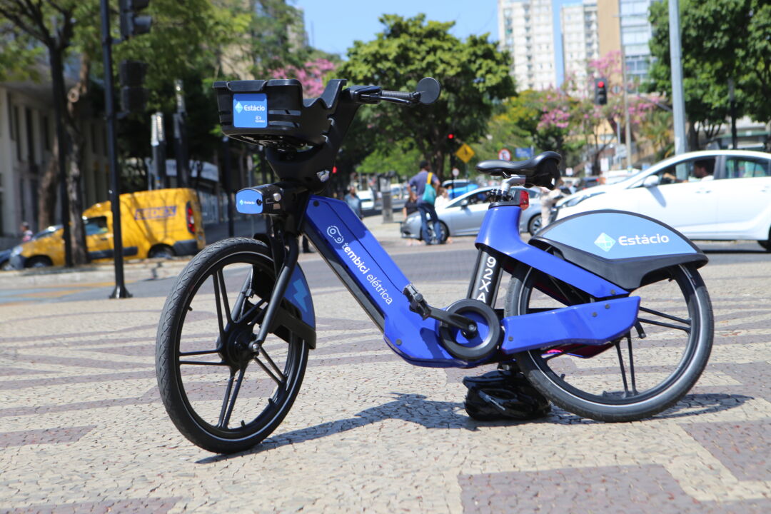 Bicicleta elétrica Tembici em parceria com a Estácio e a Prefeitura de BH