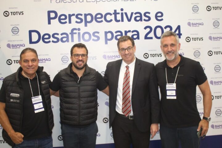 DESTAQUE Píndaro Souza Clemente Junior Julio Damião e Marcelo Rohlfs DESTAQUE Píndaro Souza Clemente Junior Julio Damião e Marcelo Rohlfs