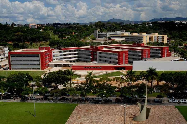 UFMG é eleita a melhor universidade federal do Brasil