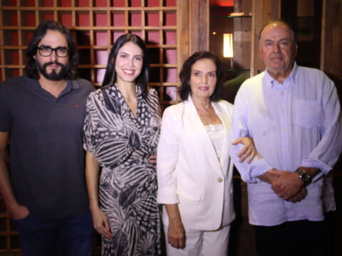 Filipe Soares e Natália Moema e Antonio Eustsquio da Rocha Soares