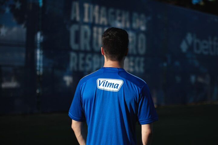 Vilma Alimentos anuncia patrocínio para Cruzeiro e Atlético até 2025 camisa Cruzeiro Vilma