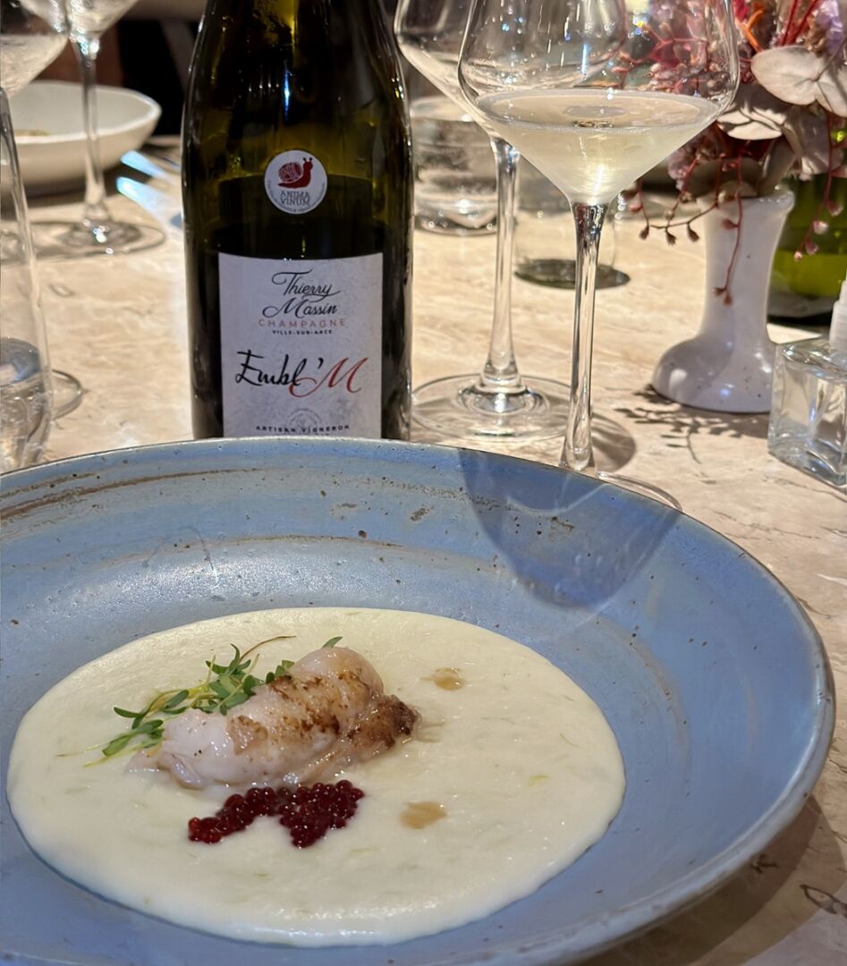 Champagne Thierry Massin e creme de alho poro com cavaquinha