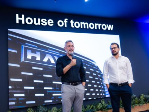 Híbridos em Contagem: Marcelo Rohlfs e Clemente Faria na inauguração da Bamaq GWM Contagem