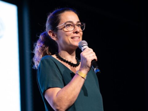 Cris Cortez diretora executiva de criação da Lápis Raro