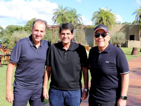 Cris Carneiro e Argeo Geo: Daniel Borja Andre Aparecido Alberto Pinto Coelho Filho (Edy Fernandes)