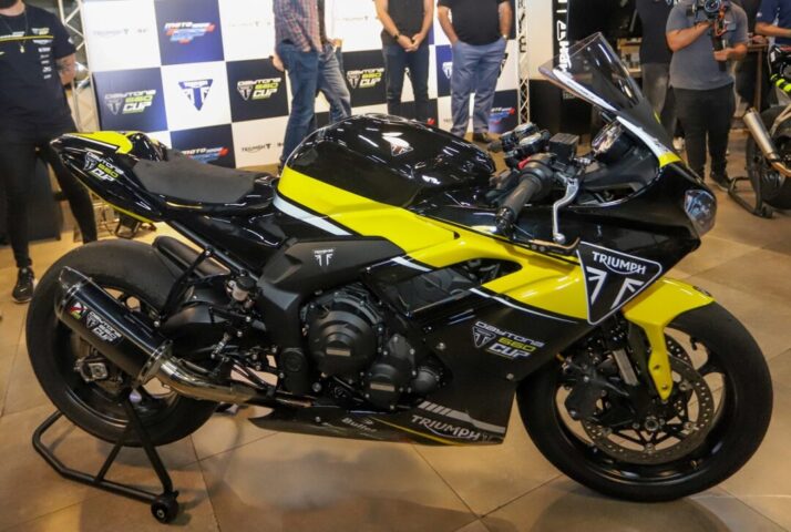 Novos grafismos da moto da Daytona 660 Cup Copa Triumph