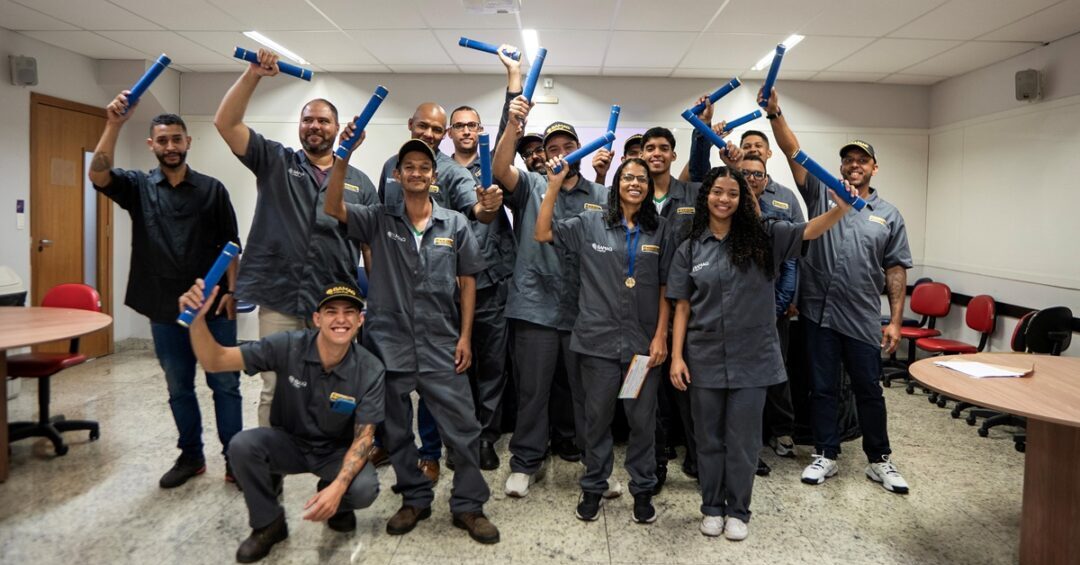 Grupo mineiro forma primeira turma de programa de capacitação de mecânicos em máquinas pesadas