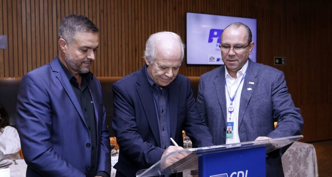 Parceria entre instituições mineiras busca empregar jovens da Grande BH