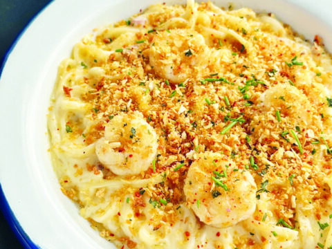 Linguine carbonara de camarão