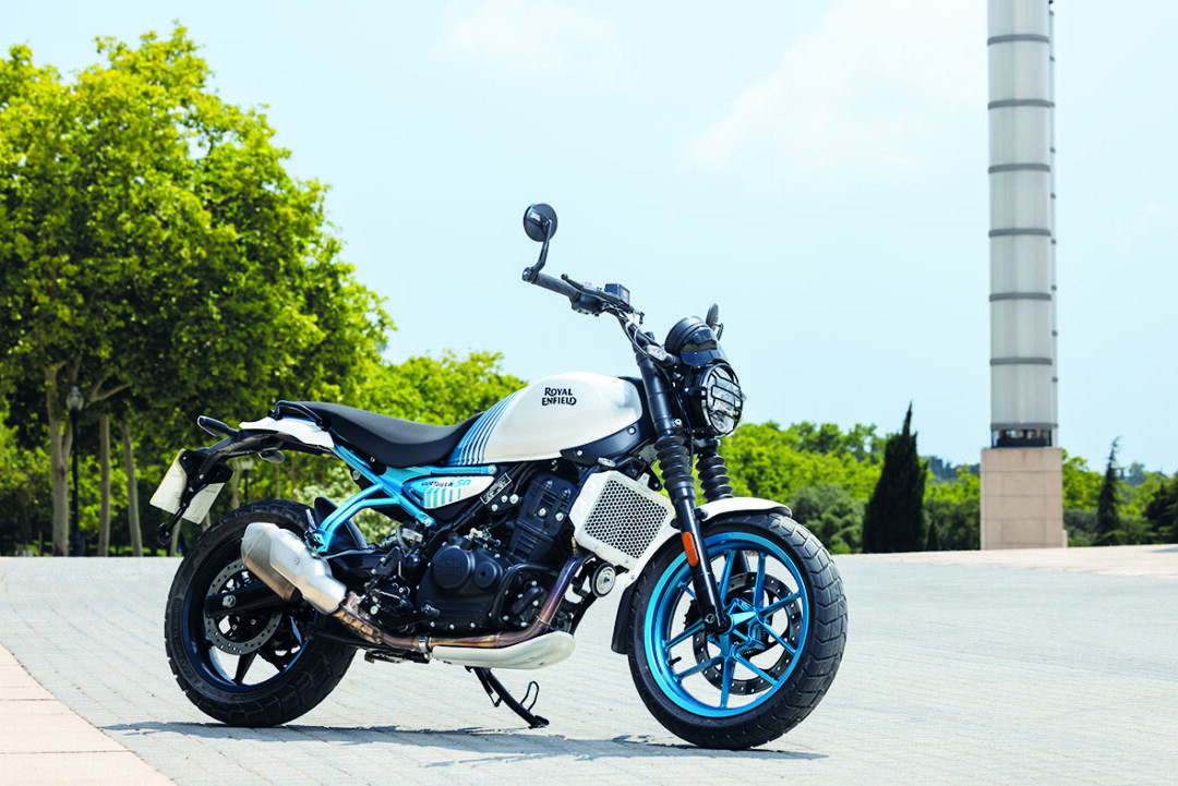 Royal Enfield Guerrilla 450 Brava Blue(7)