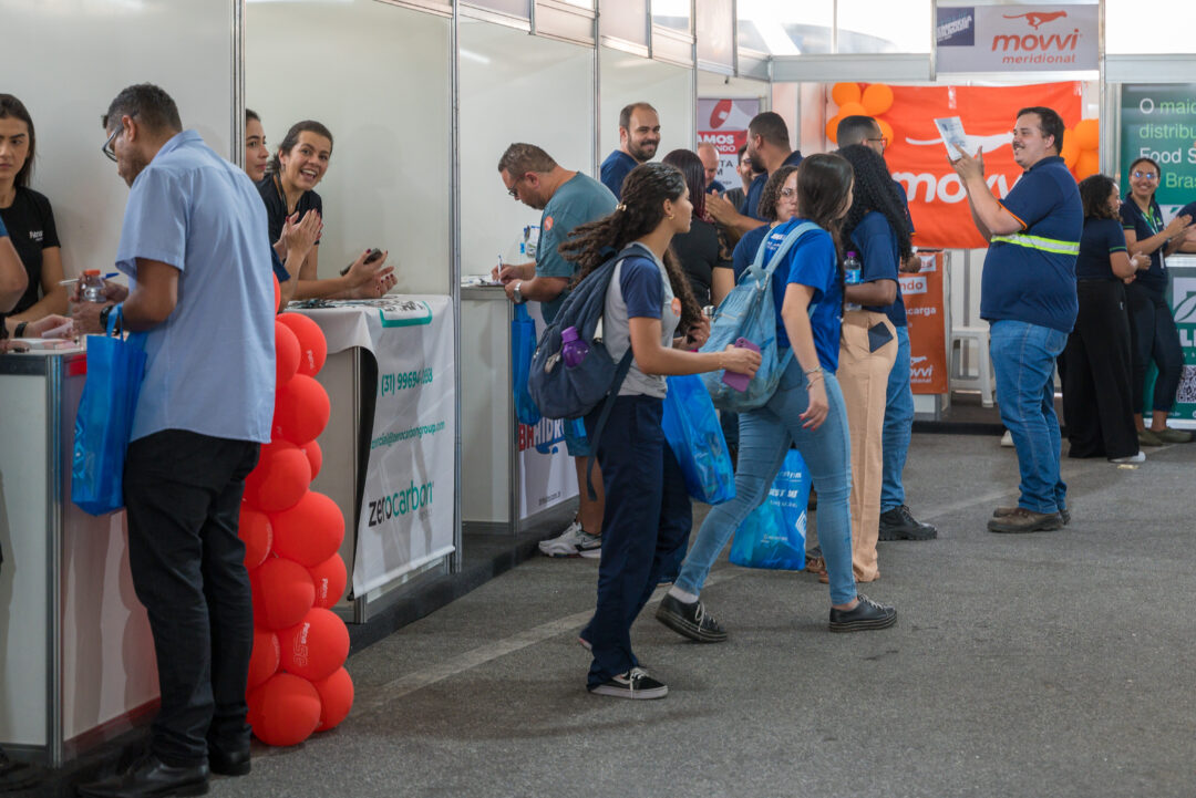 Feira Emprega Transporte Sest Senat