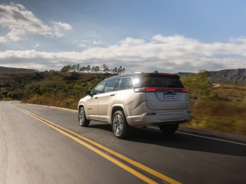 Jeep Commander Off Road 002