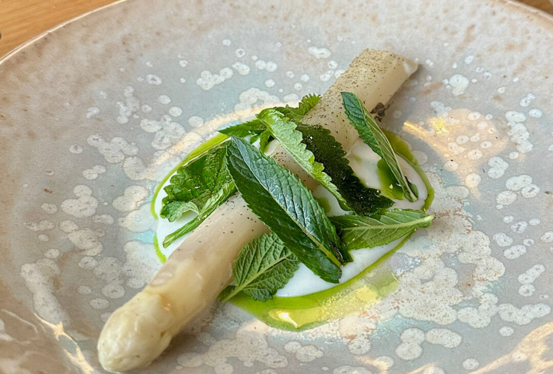 Degustatividade: Restaurante Alchémille Menthe asperge et mélisse (1)