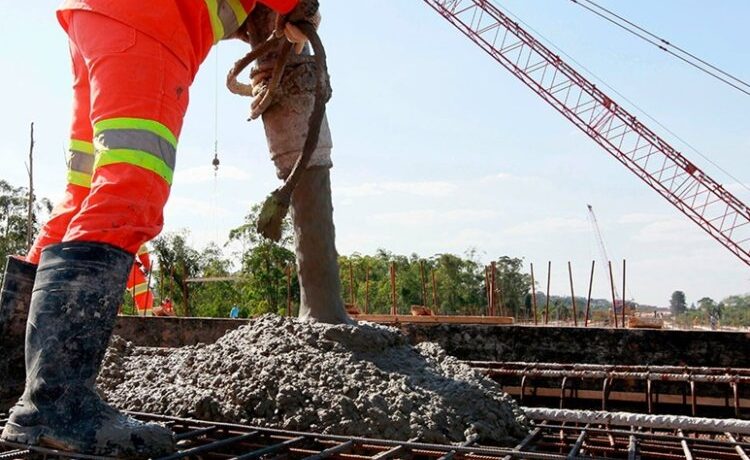Obras públicas paralisadas diminuem em MG