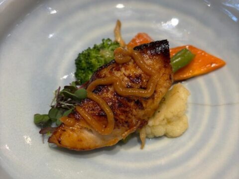 Black Cod com missô e legumes no Krug Grande Cuvée