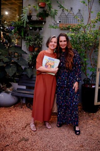 Lançamento livro de Clarissa Vaz