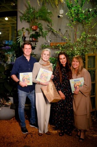 Lançamento livro de Clarissa Vaz