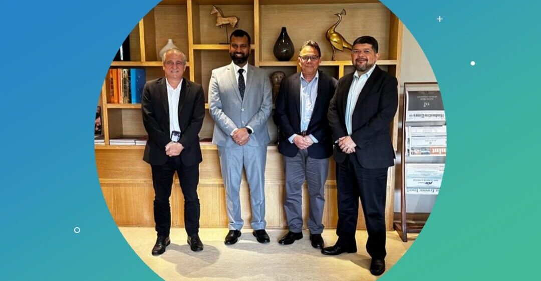 Jair Palma Sanchin Jain Claudio Semprine e Caio David são os executivos que firmaram a parceria Foto Bmg Energia Divulgação
