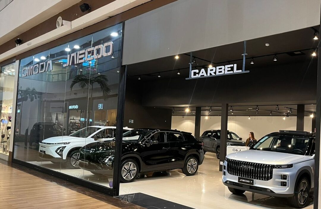 Loja conceito em shopping de Uberlândia é uma prévia da concessionária ainda em construção na cidade