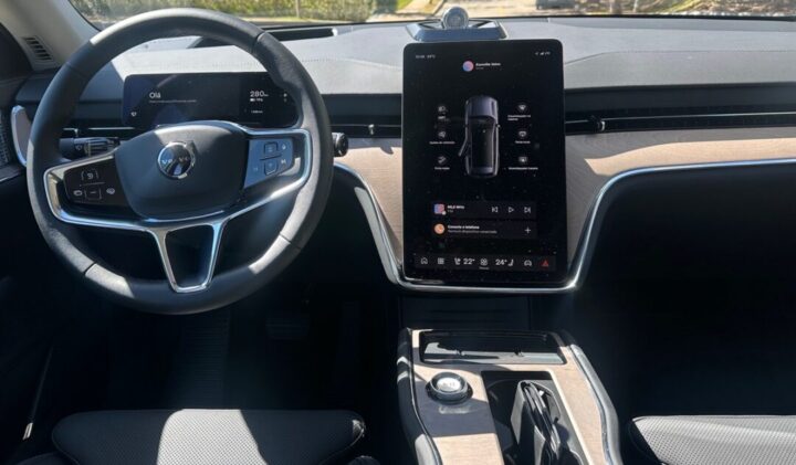 Volvo EX90