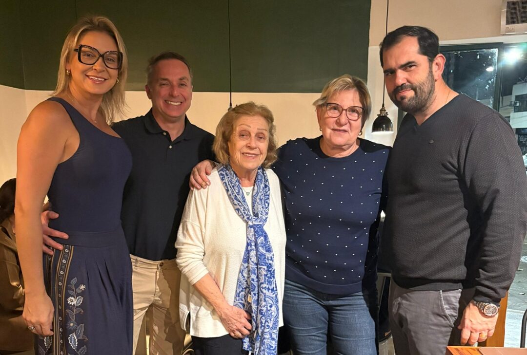 Daniela e Álvaro Guimarães Eliana Alves Pereira Glória e Marquinhos