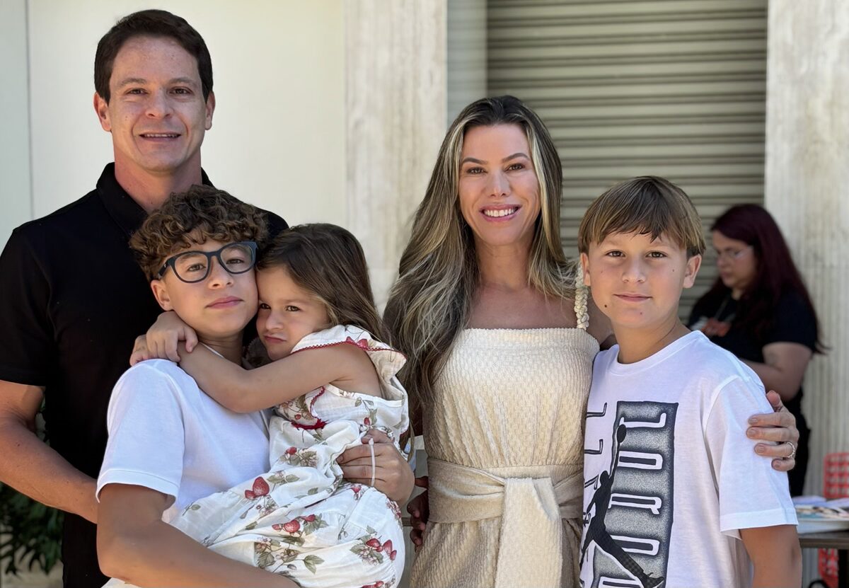 Marjorie Fonseca recebe convidados para o lançamento de “O amor cabe em muitos colos”