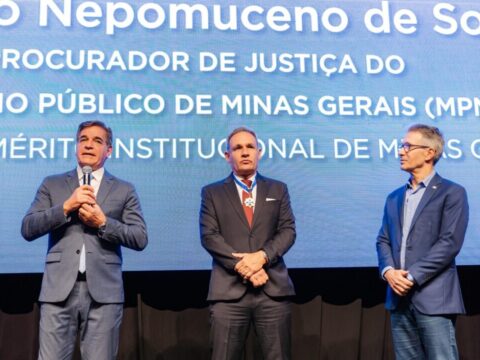 Prêmio Mercúrio teve show de Roberto Carlos