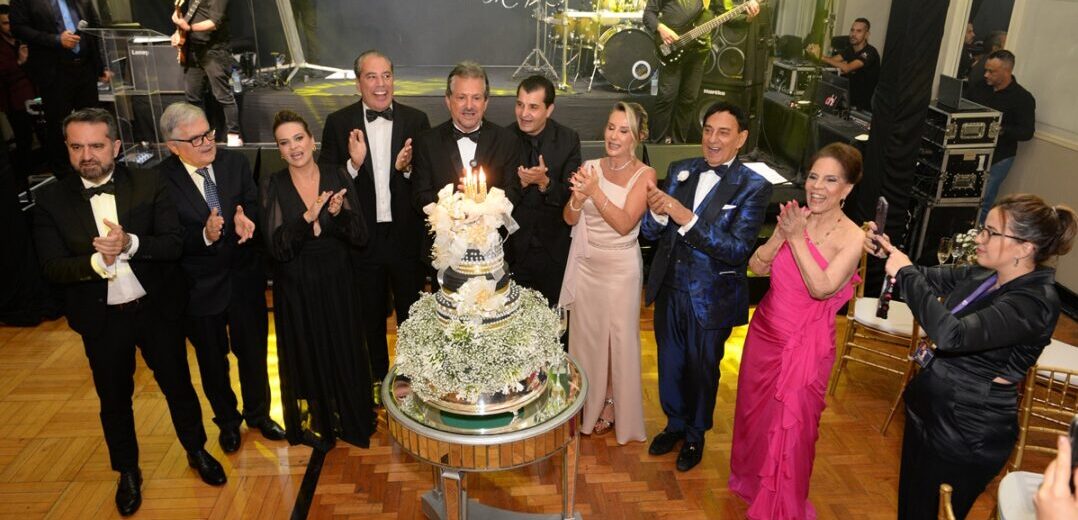 A diretoria comemorando os 100 anos fotos Edy Fernandes