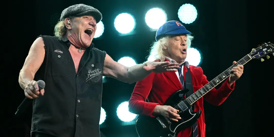 AC DC 2025