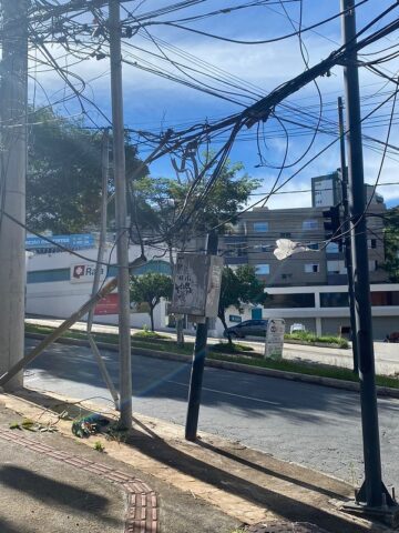 Fios soltos (2) Fios soltos em BH