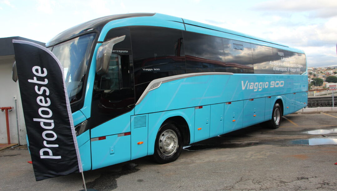 Novo ônibus Marcopolo Viaggio 900 exibido durante evento de lançamento na unidade de Contagem
