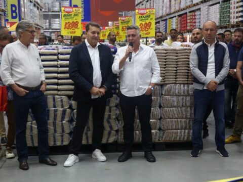 Prefeito de BH Álvaro Damião participou do evento do Supermercados BH