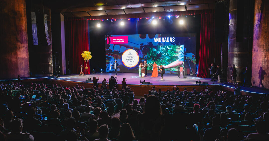 Palco do Palácio das Artes durante o Prêmio Cumbucca de Gastronomia 2025