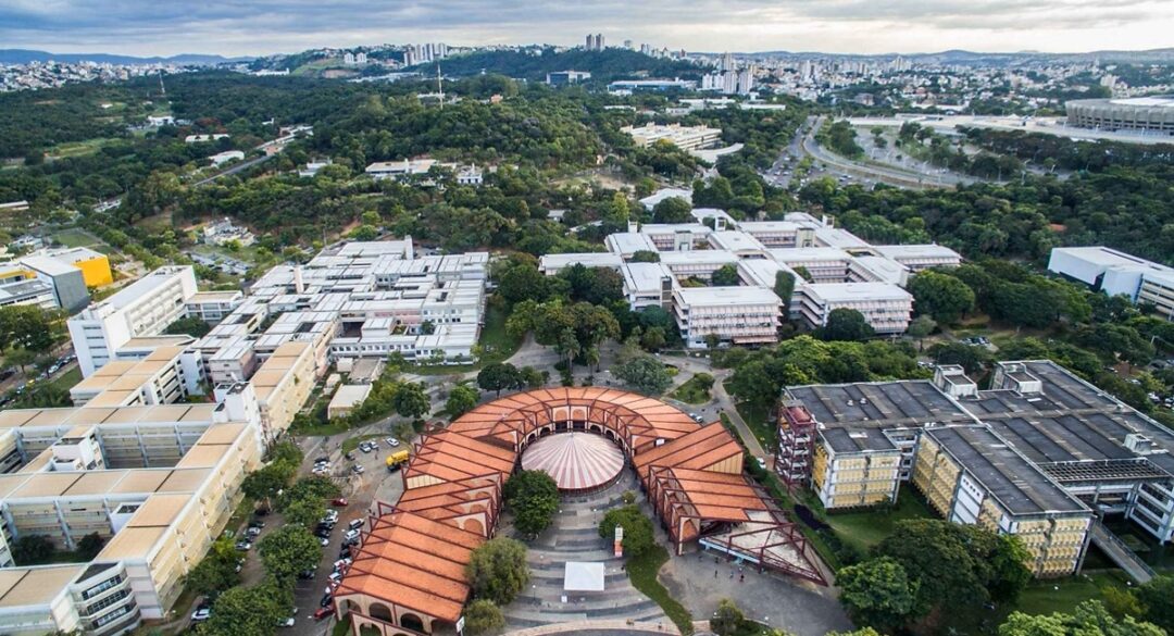 Imagem área da Universidade Federal de Minas Gerais (UFMG), em Belo Horizonte, instituição que conquistou o quarto lugar no Ranking Universitário Folha (RUF) 2025.