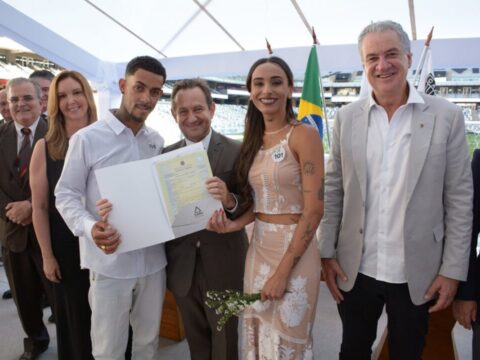 Casamento comunitário na Arena MRV