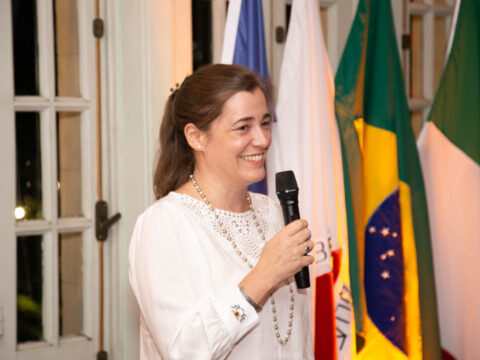 Convidada participa do coquetel de confraternização da Eurocâmara Minas Gerais no Automóvel Clube de Minas Gerais